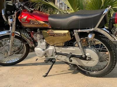 ہونڈا 125 بلکل نیؤ کنڈیشن ارجنٹ سیل 0300/6536234