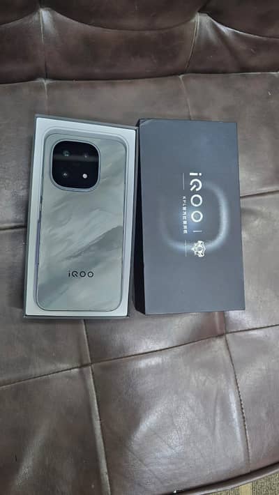 iQoo 15 16GB 512GB