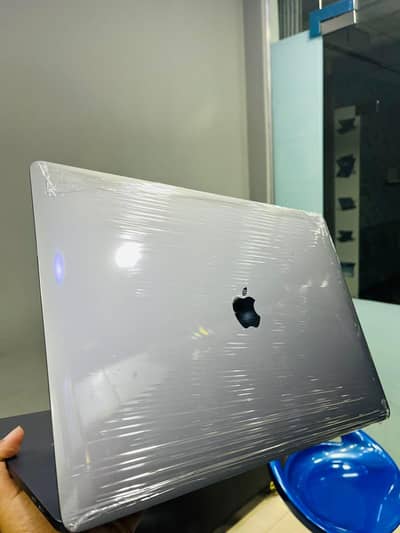 Apple MacBook Pro 2019, 16 Inch, Core i9, Ssd 1000 Gb, 8 Gb Card