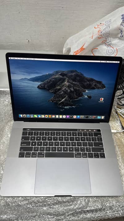 MACBOOK PRO i9 2019 a1990