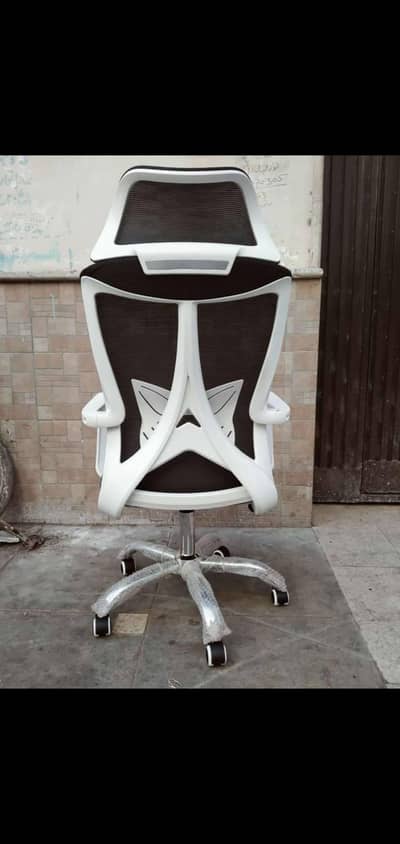 HIGH BACK REVOLVING OFFICE CHAIR