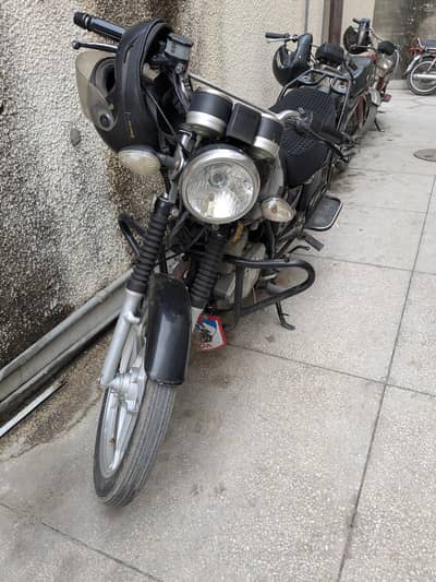 Suzuki GS 150 | 2022 Model | Excellent Condition | Tubeless Back Tyre