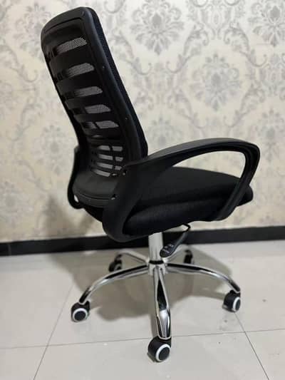 COMPUTER CHAIR / ERGONOMIC STAFF REVOLVING CHAIR