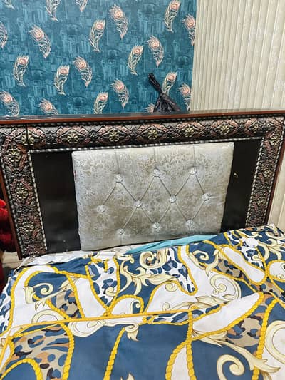 Single bed hai only bed hai without mattress