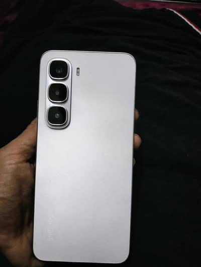 6+6=128 Infinix Hot 60i