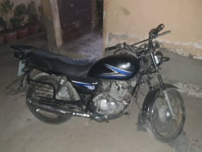 Suzuki GS 150 2013