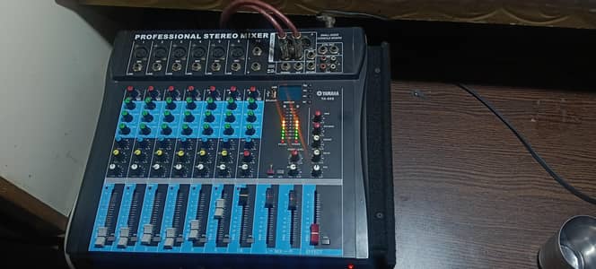 Yamaha consule and power p audio speaker