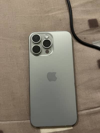 Iphone 15 pro max jv with box