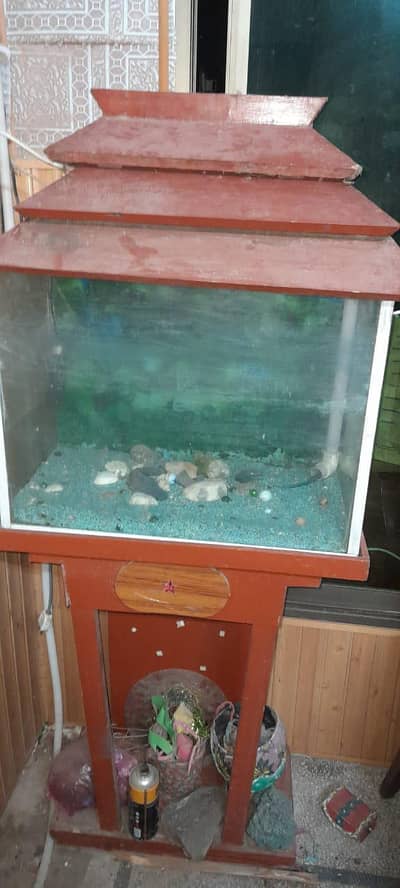 Equmariam with stand