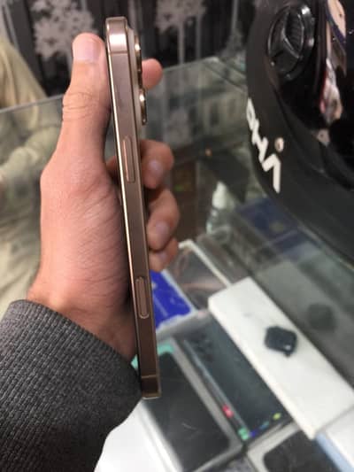 Iphone 16 pro max Factory Unlock