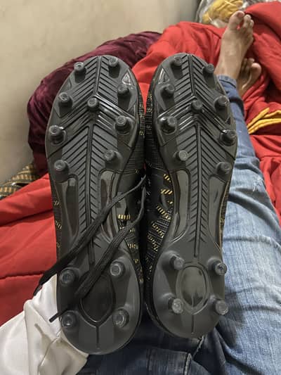 Football shoes