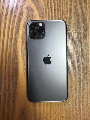 iPhone 11 pro factory unlock (128gb)