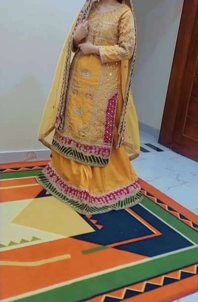 mehndi lehnga
