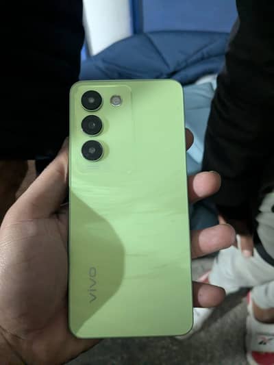 vivo y100