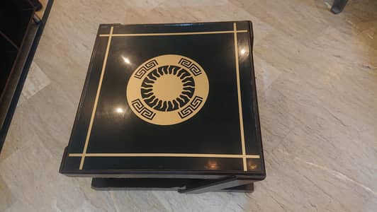 wood table like brand new