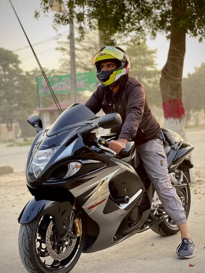 suzuki hayabusa heavy bike