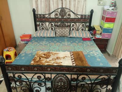 iron bed set