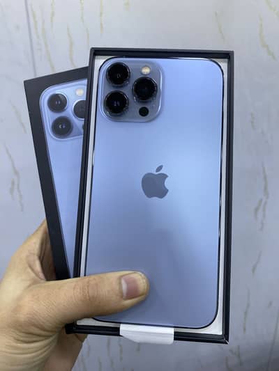 I phone 13 pro Max 128 GB Factory unlock 95% Battery Health with box