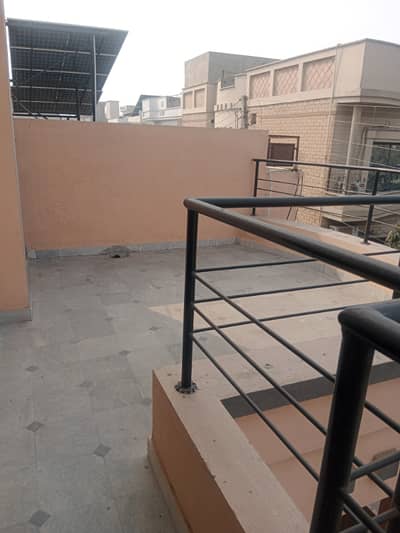 Upper porshion for rent