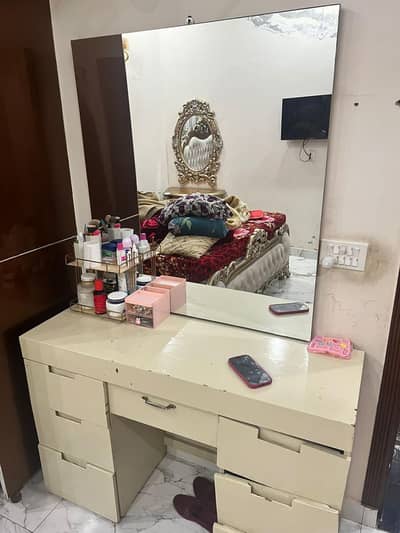 dressing table