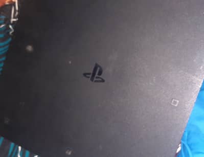 Urgen selling my ps4 slim console for very low price. Read description