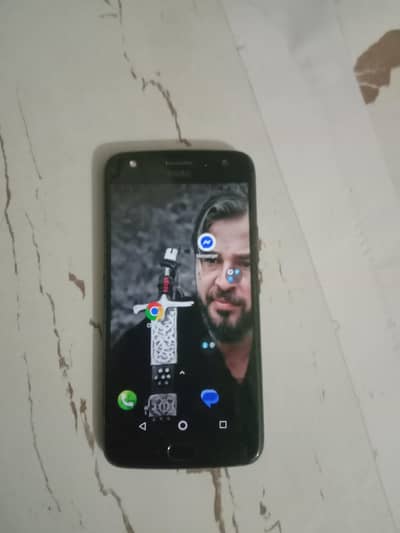 moto x4