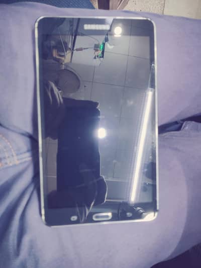 Samsung tab t230 8 gb memry 2 gb ram 10/9 no opne no relair