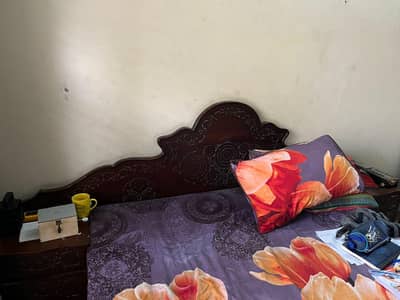 Sheesham wood bed with sity