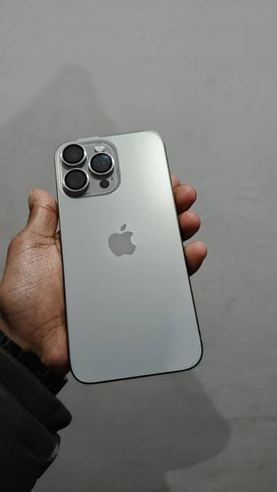 I phone 15 pro max Non Pta 256gb (in warranty)