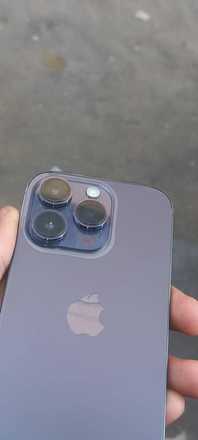 factory unlock phne almost new condition phne scratchless phne