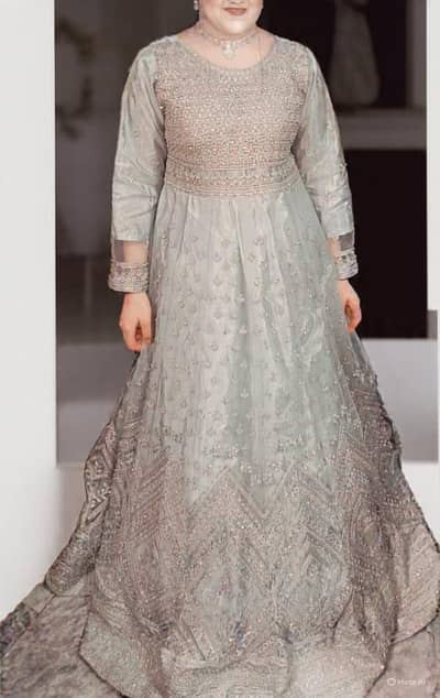 Zara's brand stich maxi