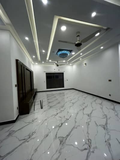 1 kanal brand new available rent in Bahria Town phase 3