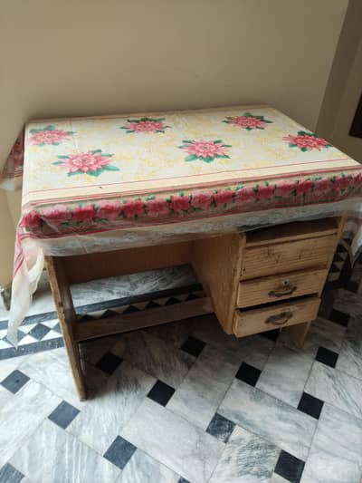 Computer Table/ Istri Stand/ Study Table