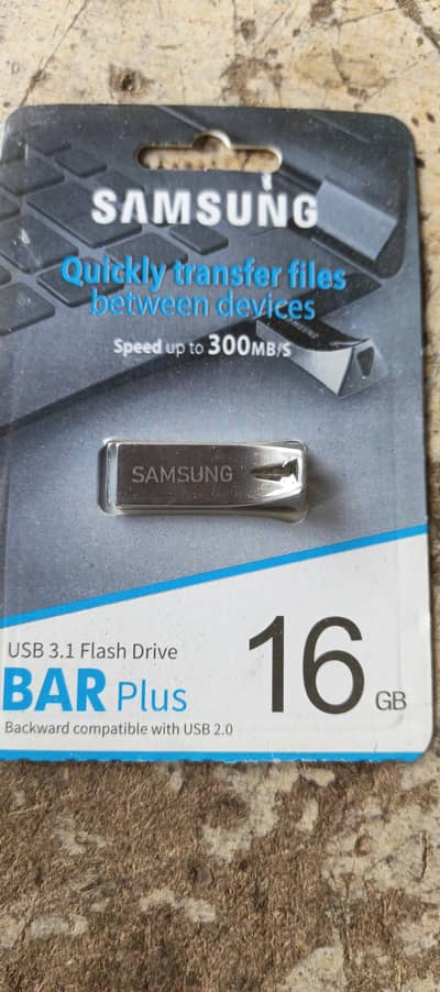 16 GB USB