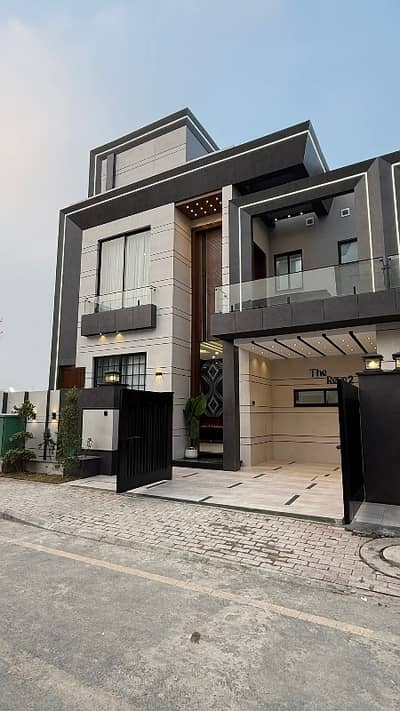 10 Marla House Available For Rent In DHA Phase 6 Sector D Lahore.