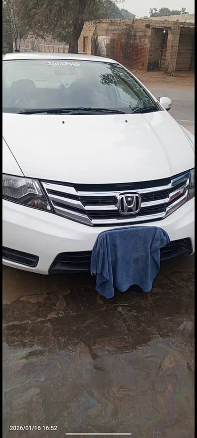 honda city 2015  home used  1 lakh kmp drive only