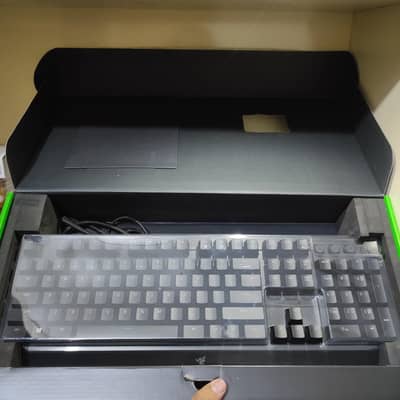 Razer Blackwidow Elite 10/10 condition with box