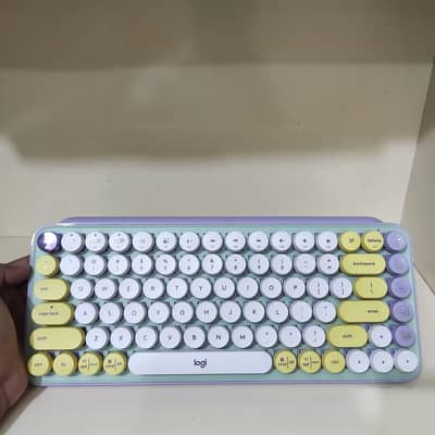 Logitech Pop Keys Wireless Keyboard 10/10 with box