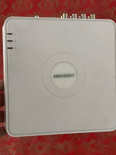 Hikvision 2mp 8 port DVR 2month use