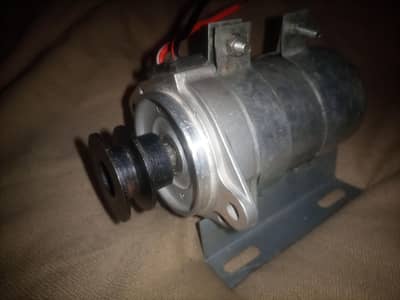 Heavy 12v DC motor full size