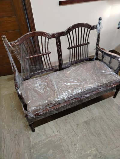 wood sofa for sale bew condotion