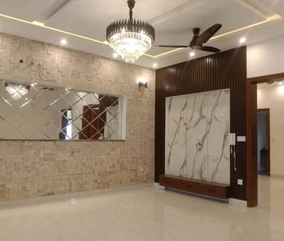 Reserve A Centrally Located Upper Portion Of 10 Marla In Bahria Town - Sector C