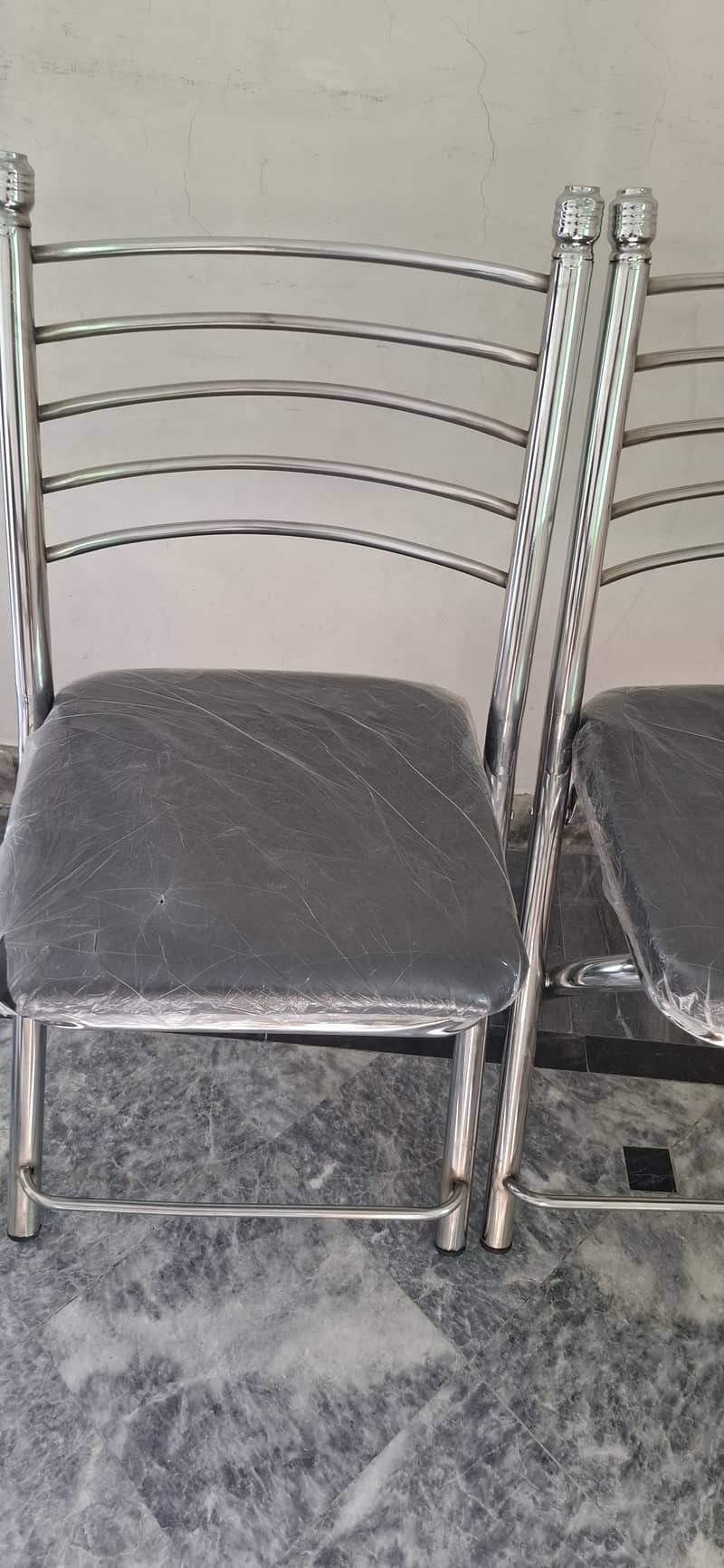 Table set. . . Folding 2