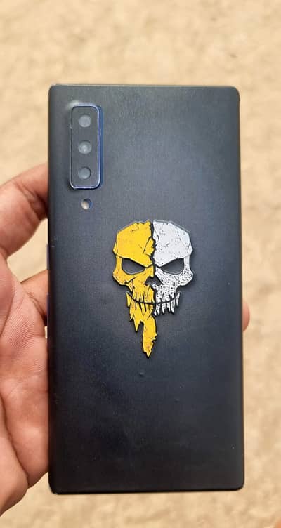 Docomo arrow F52a.  8/128