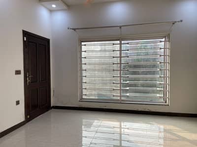 10 Marla Brand New Portion For Rent In bahria Town lahore Sector C