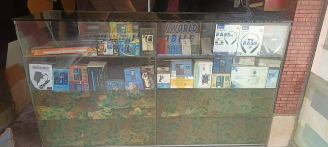 glass counter full glass se bana Howa hai 12 mm aur 8mm