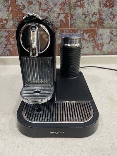 Magimix M190 Nespresso Original Line cups Machine with Buil-in-frothe
