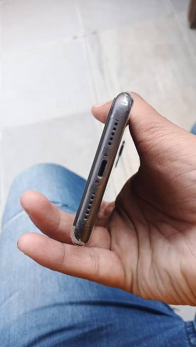 I phone 11 10/9 condition 64GB