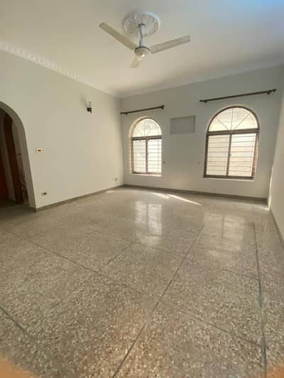 8 Marla Full House having 3 Bedrooms attach bathrooms DD and 2 kitchen