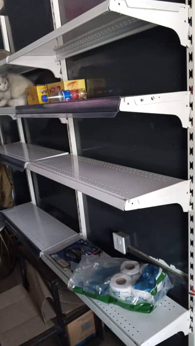 RACKS FOR SHOP WITH 18 PLATS